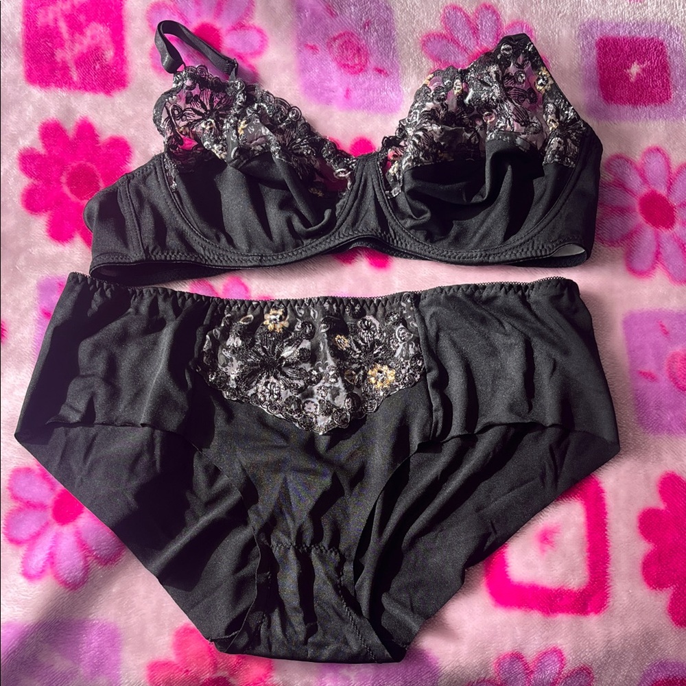 Plus size Elegant Black Lace Lingerie Set